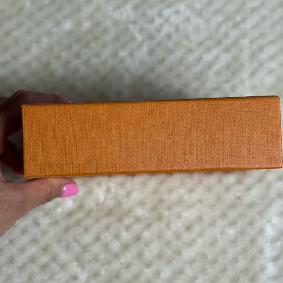 Louis Vuitton Signature Small Gift Box— Excellent Condition 🎁 - Picture 5 of 10